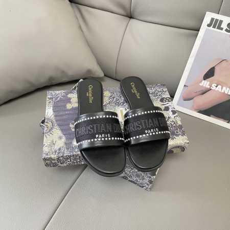 出厂：100 Dior 迪奥2025 顶级专柜 春季新款 官网上新 独家首发 迪奥Dior 25Ss Cd-Type 刺绣珍珠平底拖 Dior拖鞋 Dior美鞋 - 点击图像关闭