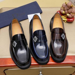 工厂价 Dior 迪奥 香港专柜新款皮鞋上市 官网1:1制作 意大利编织牛皮+水染皮内里 欧美大师设计 完美造型打造专柜品质，纯色橡胶耐磨大底加经典炫头！超级百