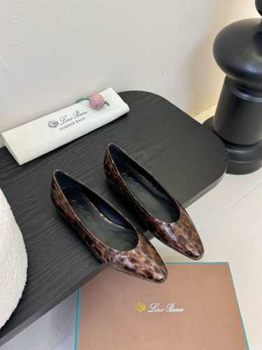 Loro Piana LP 25 ss 春夏新款 经典绝美 复古平底单鞋 极简主义风格，复古又级！ 简约又大气，属于非常耐看的款式！高级百搭之王一年四季春夏秋冬