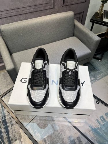 g I V E N C H Y 纪梵希新款 专柜同步 人手一双 不容错过 专柜买版 完全1:1 开模定制顶级版本 原版展示提供对比 让大货做到和原版0区别 实物