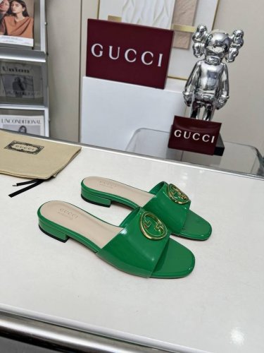出厂 2025 SSS新款报到 Gucci～古*奇 原单品质 原汁原味的欧式风格 上脚非常完美穿搭上配此鞋，优雅大方，晶莹剔透，无论种各配件材质，都是家独一比一