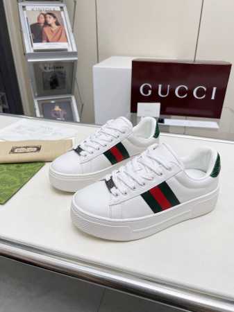 Gucci经典小白鞋，重磅回归女码35-40 男码39-45 面料：进口头层牛皮 内里：牛皮里 垫脚：牛皮垫 大底：Tpu大底 工艺：原板套包 - 点击图像关闭