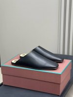 loro Piana Ss25 New Arrival～ L P70春夏半拖新品 最舒服的鞋子，没有之一 低调奢华的品牌，低调富人的不二选择！ 意大利真皮大底，
