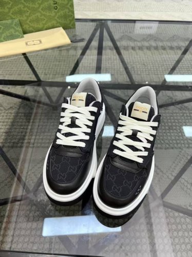 新款男鞋Gucci 最新鞋出货 原单品质 时尚潮流 采用特殊材料 内里网羊皮 全新包装 脚感超舒适 做工简直无可挑剔 码数:38-45