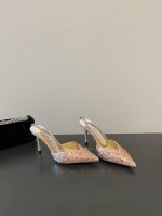 jimmy Choo 最高品质 最新经典钻石链条 渐变烫钻 重工艺水晶半拖鞋单鞋 同步专柜 主打精致 舒适度休闲 甜美 无解风都轻松满足 Blingbling