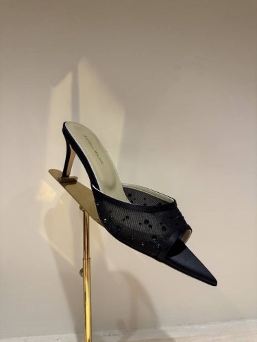 andrea Wazen 仙女版凉拖鞋，纯手工蕾丝折叠工艺，非常的美，上脚无敌了。仙女必备 进口 真丝+蕾丝 内里 羊皮 鞋底 牛皮大底 跟高 9.5 Cm 专