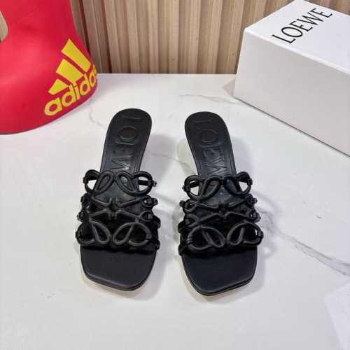 码数:35-42 41.42定做 跟高:4.5Cm loewe 罗意威 25Ss 春夏新品 拖鞋 疯狂种草简约设计感觉更干净优雅 让你念念不忘 颜色也很耐看漂亮