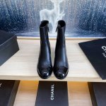出厂 CHANEL 』香奈儿最新马丁靴系列！顶走级秀系列秋冬主季打款，超爆级款的节奏！出行必备单品！随意搭配么怎穿都好看 值得收鞋入柜的一款美鞋实超物级美 面料