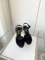 小香2025春季新品 ～小香高跟凉鞋！同原版1：1复制！非市场普通版本。面料：羊皮内里：羊皮跟高：8.5cm码数：35-39 40定做不退换