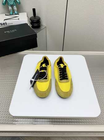 出厂 高版本 Prada 普拉达 25 早春 走秀 休闲 阿甘 德训鞋 出镜率很高的就是这款德训鞋 外形是像芭蕾舞鞋一样的跑鞋，柔软的皮质加上Prada 专属尼 - 点击图像关闭