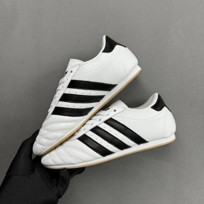 档口现货 adidas Originals Taekwondo Low White Black 跆拳道系列低帮经典复古薄底休闲运动舒适训练慢跑鞋 皮革白黑 货号