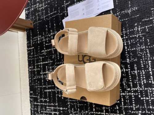 东莞代购级 Ugg 25Ss 魔术贴 凉鞋翻毛牛皮鞋面，可调节鞋面束带，设计方便穿脱双层高密度泡棉鞋内底 外包翻毛皮的耐磨中底以及Eva外底再生聚酯纤维滚边 舒