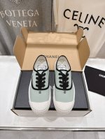 高版本出厂 Chanel* 小香2025Ss最新休闲鞋，目前超级流行的饼干鞋 网红明星小红书狂追热推 发售蠢萌可爱的造型带了点复古味！ 造型特殊，很有辨识度，