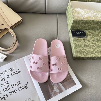 出厂： Gucci 古驰2025顶级专柜 初夏情侣新款 官网上新 独家首发 Gucci 古驰 25S 初夏情侣拖 古驰拖鞋 古驰情侣穿搭 Gucci拖鞋 Guc