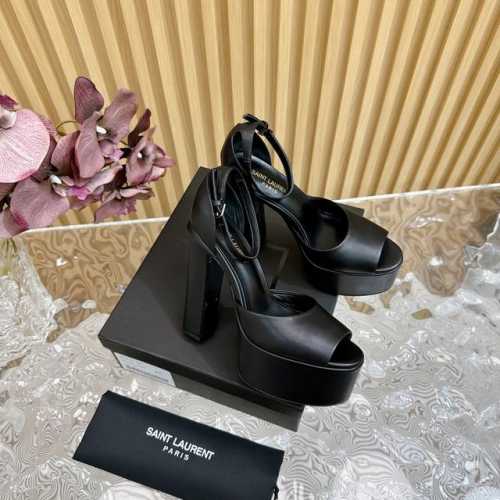 终于发售SLP太懂女人心了 Saint Laurent 圣罗兰 YSL专柜主打款防水台恨太高菱格凉鞋 高端定制顶级品质，延续家族经典鞋面设计，简约大气，防水台超