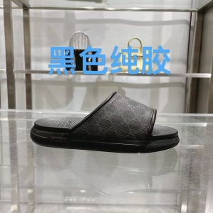 gucci］ Size：40-46 2025古奇男士新款夏季新款男款一脚蹬凉拖鞋 该单品的灵感源自意大利海岸的夏季精神和海滩俱乐部，是 Gucci Lido 的