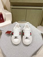 男码10 Gucci 情侣款小白鞋升级版，近几年一直火爆；新色更新不断；明星 网红 直播等必定种草打call，经典时尚风格，5D绘图打印；电绣面等 原版定制牛皮