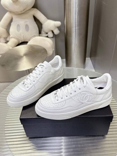 Chanel香奈儿25A最新款小白鞋！原版购入开发 做货 小香 C家 专柜又一超级大爆款，网红博主小姐姐们的挚爱，社交平台的各种夸赞，人气超高质感透气超级春夏，