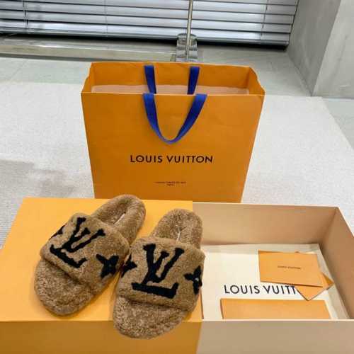 LV 泰迪毛毛拖鞋 Paseo Comfort 系列经典款 太好看啦、新一代耐看又好穿 时尚达人必入单品、2024最火系列 原版开发 代购级 定制真羊羔毛 质感