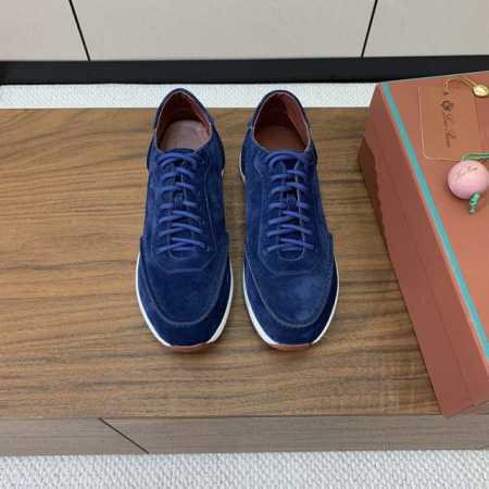 Loro Piana 情侣款休闲运动鞋。简约时尚，上脚非常舒适。 鞋面牛京，牛皮垫脚。定制橡胶底。 码数：女35-43 35、41、42、43定制不退换 男38 - 点击图像关闭