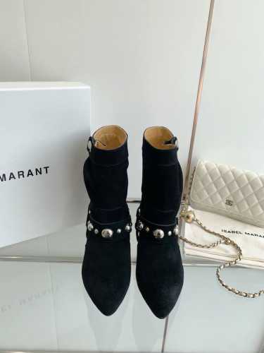 Isabel Marant 伊莎贝尔 2024 ｜秋冬新品西部牛仔短靴 ￥ 法国时髦品牌 独特设计风格 每个配色都很百搭 慵懒风搭配 提亮整个造型 更休闲舒适
