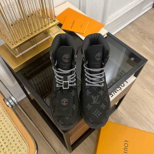 情侣款联名款 LV x Timberland 添柏岚 4 L家2024秋冬新品 专柜最新爆款老花 压花 大黄靴 短靴系列 上脚轻松驾驭任何服饰LV x Timb