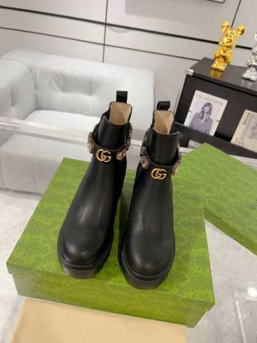 Gucci秋冬短靴终于来了 专柜同步 秋冬必备的单品专柜已经全线断码 独家买版一比一开模出货码数：35-40 41.42定做不退换