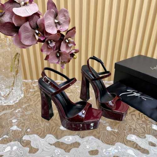 独家重磅推出首发Giuseppe Zanotti 24ss新品高跟鞋防水台果然很懂女人心 GZ斩男又斩女的高跟鞋 爱了 不愧是最懂女人的品牌 上新即售空 尤其是