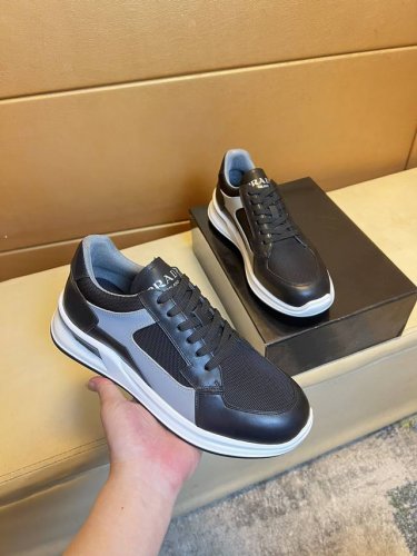 Prada 普拉达 -高端品质 原单 -鞋面：丝绸小牛皮、品牌帆布布匹、品牌金属扣件 -内里：网布，垫脚; 顶级牛皮 -大底：超轻tpu发泡; 成型大底 -超高
