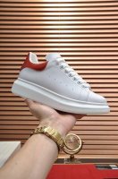 出厂 市面最高版本 Mqueen 麦昆 情侣款：女35-40，男38-44 小白鞋新款配色，官网同步发售！想不出有任何理由不收它！面料采用头层牛皮面 最新材料