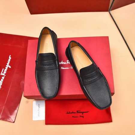 羊里 菲拉格慕Ferragamo2024新款系列鞋面意大利进口小牛皮、原版大底开模。水染绵羊皮内里。每一位成功男士的身份衬托，上脚大气稳重高端定制专柜原版复刻 - 点击图像关闭