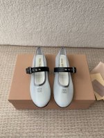 miumiu 缪缪25夏季新品玛丽珍芭蕾舞跳舞鞋平底简易单鞋奶奶鞋！ 满满的少女心，款式设计可爱优雅不乏美艳色彩，简简单单又藏着小心机，优雅大方低调显气质，可咸