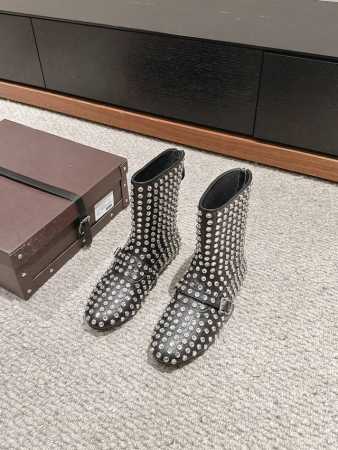 顶级品质 Alaia Fw24 New Arrival～ 阿莱亚2024秋冬新款满钻及裸靴 Alaia限定款这是一款需要实力才能驾驭得了的靴子，超级闪～整个鞋面 - 点击图像关闭