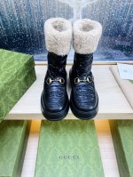 出厂 Gucci巴黎时装周中国22年美丽奴羊皮毛一体雪地靴，提花面料LOGO头层牛皮澳洲进口羊毛内里， Gucci 这款雪地靴结合了品牌两大标志性元素 金色马衔