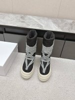 RO欧文斯Rickowens 主线 鞋带交叉雪地靴 进口布面材质，和针车间距都是极致还原！ 质感细腻无敌，奢侈品的触感！ 大底：橡胶大底pu脚床 内里：羽绒棉服