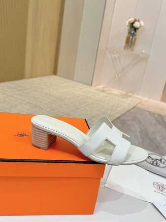 爱马仕Hermes，真皮大底 出厂价 顶级版本！原版开发 鞋面：牛皮 内里垫脚 羊皮 大底：意大利真皮大底 跟高：4.5Cm 码数：34-43注 34 41 4 - 点击图像关闭