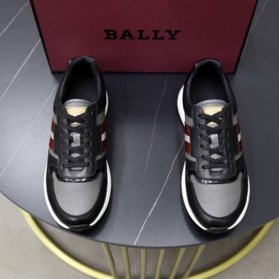 出厂价pp Bally 巴利 新款男士皮革拼接休闲运动鞋 原厂小牛皮面拼接纯色网布设计风格 舒适透气效果极好 经典的B家红白条纹织带徽章装饰 饰以 Bally