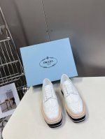 Prada普拉达顶级版本布洛克松糕厚底麻绳皮鞋 原版1 1定制 众多网红上脚 这款鞋 Prada25春夏秀场多次出镜 时尚圈又一个轮回 经典的简约设计 上麻绳厚