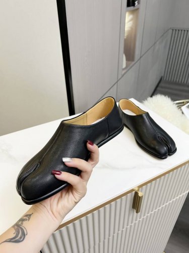 maisonmargiela 马丁 马吉拉 面料采用顶级软混种羊皮 内里垫脚均为水染羊皮 码数 35-40. 无标生胶底 意大利进口真皮底330 配全套包装和分