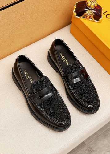商品商标：Louis Vuitton 路易威登 休闲皮鞋 正码码数: 38-44 45.订制 商品材料：精选 进口胶料加开边珠鞋面，进口头层牛皮内里。强烈立体视
