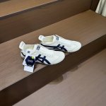 Onitsuka Tiger Mexico 66 Paraty 百搭单品板鞋 MEXICO 66是鬼冢虎旗下最经典的款式，李小龙最喜欢的一款训练鞋休闲鞋！鞋身特