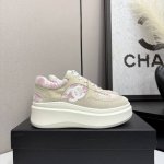 chanel香奈儿熊猫鞋 2025专柜顶级休闲款运动鞋 这款经典设计 鞋面多种工艺电绣的风格 大底却时尚运动 不平凡的拥入了多种配色元素 多元化混搭非常好看百搭