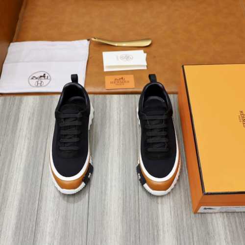Hermes 爱马仕 -高端品质 原单 -鞋面：反绒牛皮、品牌高丝光帆布布匹、鞋舌空压品牌logo -内里：顶级牛皮 -大底：Tpu发泡 橡胶：双色成型大底 -