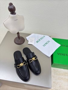 bottega Venet* 真皮 金色五金 结绳配饰 男女款 Astaire乐福拖鞋 黑色小牛皮老钱风 乐福拖鞋 原版一比一做法 一致五金 当今流行的又一趋势