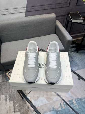 专柜最新上新 顶级高端版本alexander Mcqueen 亚历山大麦昆 最新款 阔型运动鞋小白鞋休闲鞋新色！ 后尾巴真的是太有特色太好看了，一眼爱！顶级版本 - 点击图像关闭