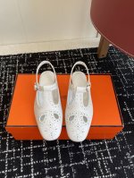 东莞代购级 官网同步盒包装 hermes 爱马仕 25Ss 春夏复古 玛丽珍平底单鞋 山羊皮和Nappa皮革 玛丽珍鞋 搭配标志性 H 鞋扣和撞色滚边 打造精致