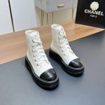 顶级版本 CHANEL 香奈儿秋冬新款厚底短靴马丁靴、小香双C简约系带短靴！ 认准我家细节实拍注意区分普通版 专柜同步！！本系列现已登陆发售！！原版购入开发！