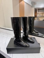 Saint Laurent 圣罗兰 YSL高跟长筒靴。专柜年度最新秋冬款长靴，上脚很好的修饰脚型，搭配高跟秒变大长腿。 鞋面：16寸进口开边珠牛皮 内里 垫脚