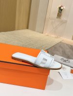爱马仕Hermes，真皮大底 出厂价 顶级版本！原版开发 鞋面：牛皮 内里垫脚 羊皮 大底：意大利真皮大底 码数：34-43注 34 41 42 43 码定做