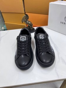 出厂价p 范思哲 新款 精品休闲鞋 原版高品质鞋面进口拼接制作 真皮内里加厚乳胶鞋垫版型时尚 动感十足原版芬迪舒适大底 简洁大方运动休闲 码数38-44G
